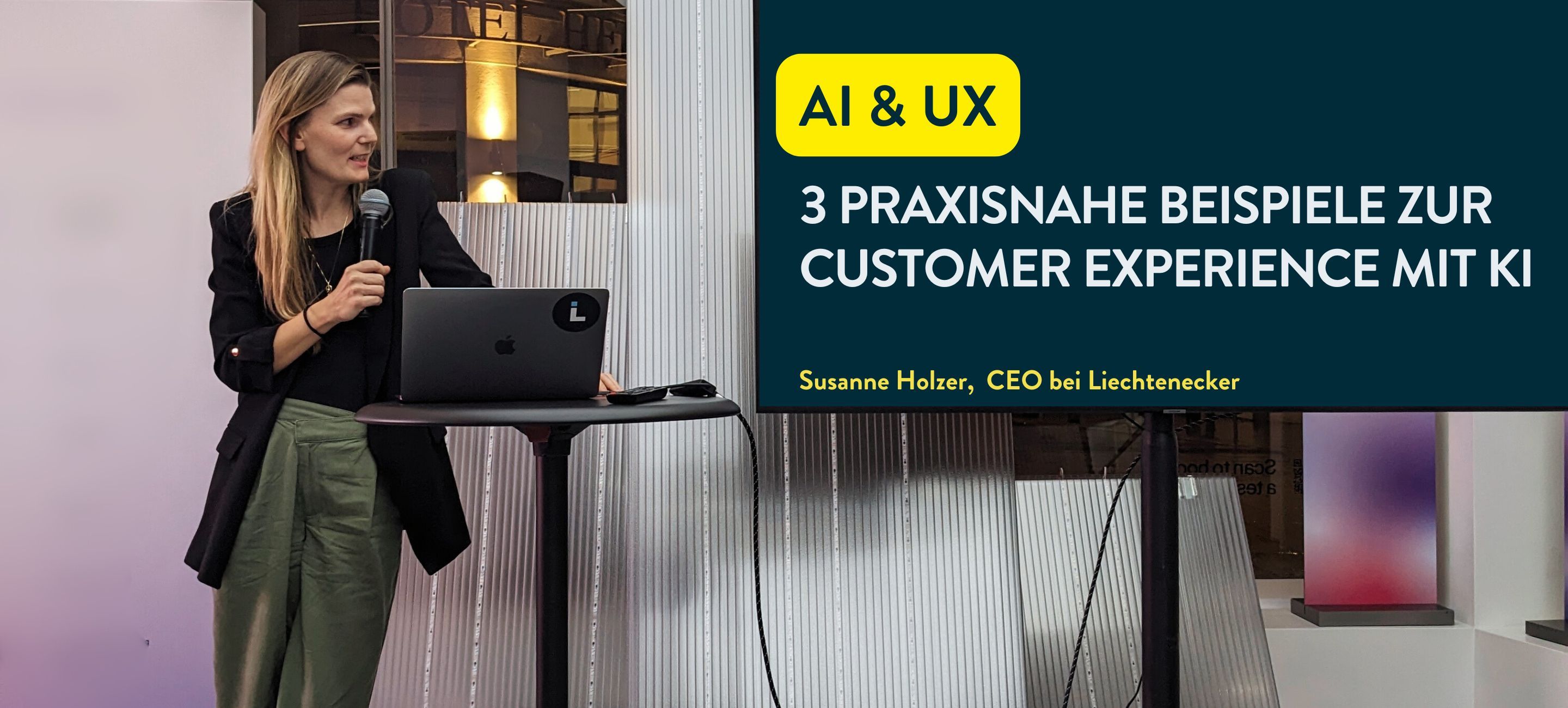 Susanne Holzer vor Laptop, AI & UX. 3 Praxisnahe Beispiele zur Customer Expereience mit KI